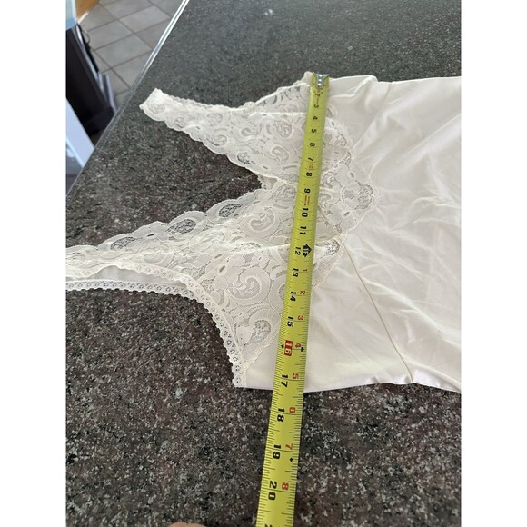 70’s Vintage Ilusion Lace top Slip Pearl Cami V Neck American Vintage 34D - Picture 4 of 9